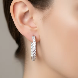 ต่างหูทอง 14K ประดับเพชรแท้ทรงกลม ดีไซน์เหนือกาลเวลา สำหรับผู้หญิง - Product Image 5