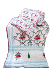 Couette d'hiver réversible 100% coton faite à la main, confortable, légère, traditionnelle, fabriquée à la main, imprimée en blocs. - Product Image 4