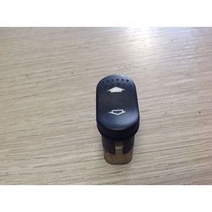 FORD Focus Berline 1ère Série BOUTON 98AG14529CB 03162701 (98>01) - Product Image 1