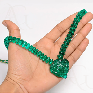 Collier d'émeraudes cultivées en laboratoire Perles à facettes lisses polies vertes Nano Cut Gemstone Strand for Jewelry Making Customisable - Product Image 3