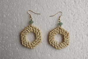 Elegante pendiente de ratán tejido a mano, elegante pendiente de ratán para mujer, perfecto para vibraciones de verano y Accesorios de playa bohemios - Product Image 3