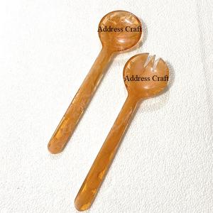 Cuchara y tenedor para servir ensalada de resina elegante con remolino blanco Juego de servidor de ensalada de resina de Estilo Vintage Utensilios de cocina Cubiertos de cena - Product Image 1