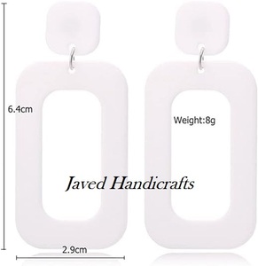 Best Quality White & <b>Red</b> Resin Fashionable Vintage Style <b>Earrings</b> for Ladies Stylish Wholesale Price - Product Image 2