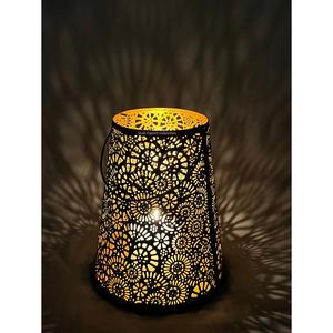 Nouvel arrivage Lanterne bougeoir fait main en métal couleur noir et or pour les mariages et les événements décorations de table - Product Image 2