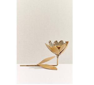 Portavelas de metal hecho a mano con acabado dorado y candelabro para decoración de mesa de sala de estar - Product Image 2