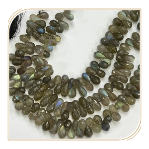 Piedra Preciosa de Labradorita Multifuego Natural de Alta Calidad AAA, Facetada en Forma de Lágrima, Tamaño de Hilo de 8 Pulgadas, Tamaño Aproximado de 5-6 mm - Product Image 1