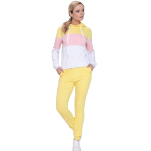 Conjunto Deportivo para Mujer, Color Verde, Diseño de Parches, Sudadera con Capucha y Pantalones, Estilo Informal, Ligero, de Algodón Teñido - Product Image 5