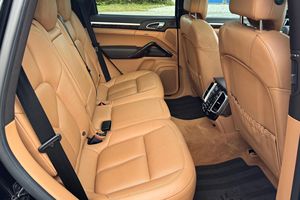 Porsche Cayenne S 2016 Usado, Motor V6 Twin-Turbo, Tracción en las Cuatro Ruedas, Suspensión Neumática con PASM, Mayormente sin Modificar - Product Image 5