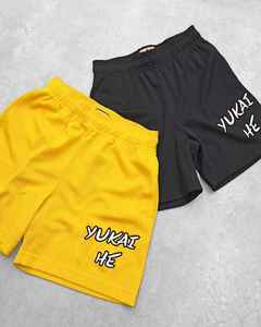 Short en maille respirant pour homme fait à la main, personnalisé pour la salle d'entraînement ou le style de vie, offrant une sensation de tissu doux et lisse - Product Image 2