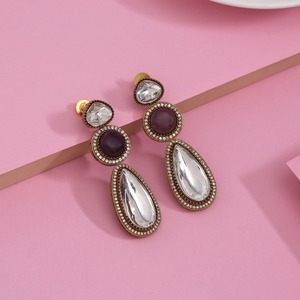 Kundan Jhumkas élégantes pour femmes avec perle et Meenakari dernière conception achats en ligne boucles d'oreilles mode pierres précieuses - Product Image 3