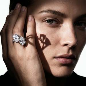 Bague double Elise en forme de poire, diamants de laboratoire taille poire, sertissage miroir, finition argentée plaquée platine, taille USA 7, moderne pour femme - Product Image 5