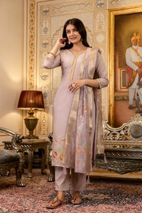 Ensemble traditionnel Choli Salwar avec Dupatta, Kurti en soie respirante et durable pour les fêtes, coupe ample pour les occasions spéciales - Product Image 6