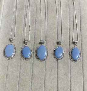 Collier pendentif en lapis-lazuli naturel poli, avec chaîne en argent allemand, bijoux unisexes faits à la main, vente en gros - Product Image 3