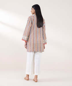 Ropa informal de secado rápido Kurtis de diseño personalizado para mujer con estampado de tendencias última colección de ropa india y pakistaní - Product Image 2