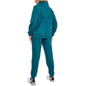Conjunto de dos piezas de algodón 100% personalizado para mujer Sudadera con capucha y pantalones de chándal de patrón sólido Chándal de invierno ecológico - Product Image 3
