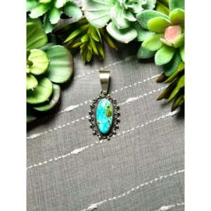 Pendentif Jameson Garcia en turquoise Kingman et argent sterling avec technologie d'incrustation à sertissage clos - Product Image 1