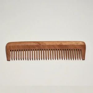 Peine de madera para el cuidado del cabello en el hogar, peine de peinado de dientes anchos finos con características antiencrespamiento en caja con mango de madera, apto para viajes - Product Image 4