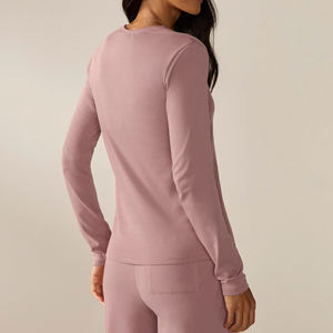 Completo <span class=keywords><strong>da</strong></span> <span class=keywords><strong>Notte</strong></span> <span class=keywords><strong>da</strong></span> Donna a Maniche Lunghe in Cotone Pima, Set Camicia Henley e Pantaloni, Pigiama in Jersey Organico - Product Image 3