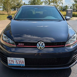 Volkswagen GTI Sport 2017 Usado, Sin Reserva, 1 Dueño, Transmisión Manual de 6 Velocidades, Paquete de Rendimiento, Interior Clark Plaid - Product Image 1