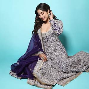 NOUVEAU DESIGNER BOLLYWOOD JANHVI KAPOOR ROBE LOURDE - Product Image 2