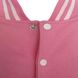 Chaqueta universitaria de cuero auténtico con letras de lana personalizada para hombre, chaqueta negra con logotipos bordados de color personalizado para hombre, hecha en Pakistán - Product Image 3