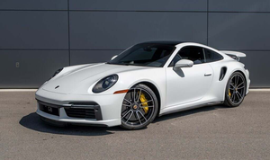 Porsche 911 Turbo S Coupé AWD 2024, Volante a la Izquierda, Asientos de Cuero, Cámara Trasera, Pantalla Táctil, Faros de Xenón - Product Image 4