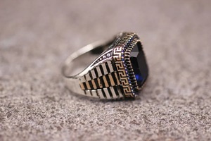 Bague de fiançailles pour hommes saphir bleu royal diamant vendeur indien argent sterling 925 pierre précieuse saphir bleu belle bague. - Product Image 3