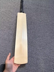 BAT CRICKET INGLÉS de alta calidad, mango corto, peso ligero para deportes, bate de pelota dura hecho de madera - Product Image 6