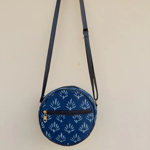 Sac à bandoulière en coton imprimé bloc à main indien traditionnel bloc à main floral imprimé sac à bandoulière Boho - Product Image 1