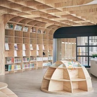 Bibliothèque murale complète en bois sur mesure Chiquitos, étagères de rangement ouvertes, design moderne robuste pour hôtel, école, supermarché