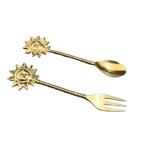 Juego de cuchara y tenedor con acabado dorado y mango de diseño de abeja, cubiertos elegantes y duraderos de acero inoxidable, perfectos para cocina, comedor y regalos - Product Image 5