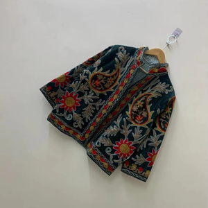 Fabriqué à la main Boho Chic Hippie court velours Suzani veste brodée à la main veste brodée à la main pour les femmes - Product Image 1