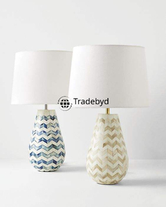 Lampe de table décorative de luxe artisanale éco-responsable à LED AC E26 avec incrustation d'os de designer moderne Tradebyd - Product Image 1
