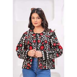 Veste en coton matelassée florale bohème faite à la main, doublure réversible en lin, extérieur en cuir brodé, pour l'automne, personnalisable - Product Image 6