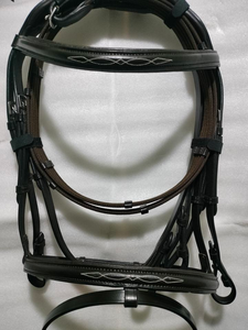 Brida de caballo de cuero de alta calidad, ajuste personalizado para carreras, paseos al aire libre y eventos ecuestres, equipo cómodo de larga duración - Product Image 5