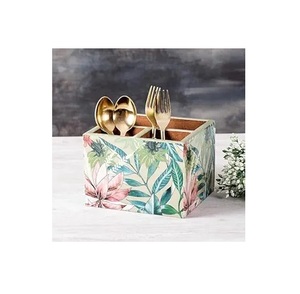 Elegante soporte para cubiertos de madera con diseño hecho a mano, perfecto para la organización de la mesa de comedor de la cocina y la decoración del hogar - Product Image 1