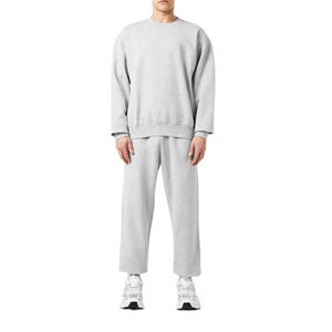 Survêtement personnalisé avec impression du logo Survêtement de mode tendance Tenue de sport Survêtement d'entraînement pour athlètes - Product Image 1