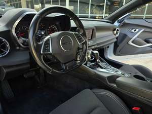 Chevrolet Camaro 1LT Coupé RWD 2020 Económico con Volante a la Izquierda/Derecha - Product Image 3