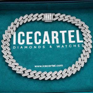 Pulsera de Moissanita VVS Baguette de 18 mm con Cadena Miami Cuban Link en Oro de 14K, 75.7ctw de Peso Total de Quilates - Product Image 5