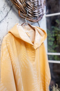 Peignoir turc à capuche en tissu éponge Sunburst, couleur moutarde - Product Image 6