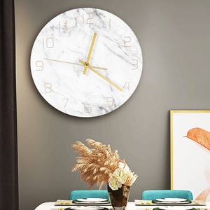 Prix de gros Horloge murale décorative de forme ronde en marbre blanc avec chiffres prix bon marché à vendre - Product Image 3