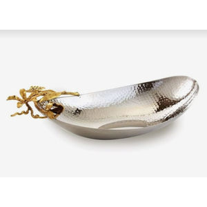 Bol en argent martelé en forme de bateau avec poignée en branche dorée, bol à chocolat décoratif, service élégant, accent élégant pour la décoration de la maison - Product Image 1