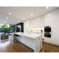 Ensemble complet d'îlots de cuisine modernes en bois MDF stratifié avec dessus en marbre blanc, fabrication sur mesure en Chine