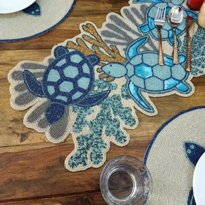 Camino de mesa con cuentas de Jacquard de tortuga azul, decoración costera para centro de mesa de comedor o mesa temática de playa - Product Image 1