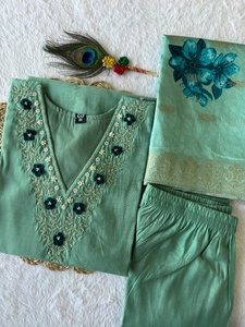 Seda romana Premium con pantalón Kurti hecho a mano y fabricante Dupatta de Surat a la tarifa más baja - Product Image 4