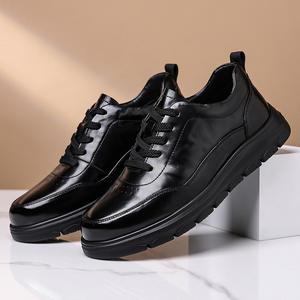 Mocasines de cuero para hombre al por mayor de fábrica, zapatos casuales sin cordones, ligeros y suaves, para viajes de negocios y uso diario. - Product Image 2