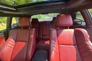 Sedán 2023 con Caja de Cambios Automática, Alta Potencia (8L 400Ps), Bajo Kilometraje (1-25000 Millas), Asientos de Cuero, Techo Panorámico 360 - Product Image 3