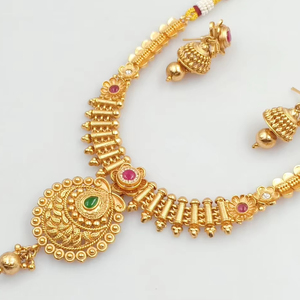ENSEMBLE DE BIJOUX INDIENS TRADITIONNELS ET À LA MODE EN CUIVRE ENSEMBLE DE BIJOUX DE MARIAGE POUR FEMMES BOUCLES D'OREILLES ET COLLIER - Product Image 1