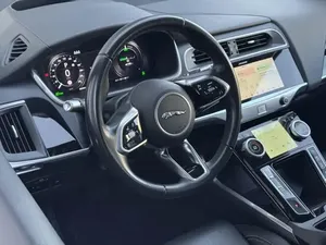 รถยนต์ปี 2018 Ja - Guar I.Pase EV 400 H.S.E AWD ยาง R18 เกียร์อัตโนมัติ ระบบไฟฟ้า พร้อมขับขี่ ไมล์น้อย เกียร์อัตโนมัติ พร้อมส่ง - Product Image 6