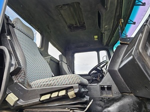 Camion benne manuel en acier MAN F2000 2001 8X4 35.400 d'occasion, volant à gauche, benne à usage intensif, prêt à être expédié. - Product Image 6